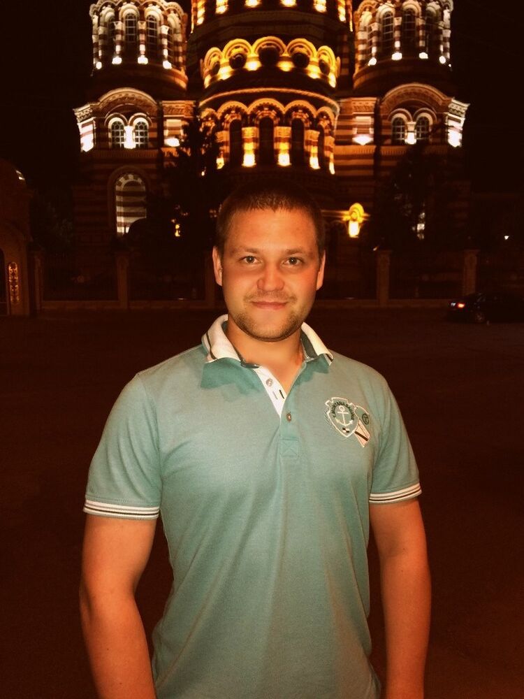  ,   Alex, 35 ,   