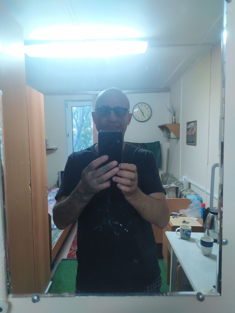  48005437  Stepan, 47 ,    