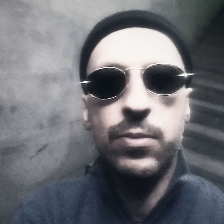  43406087  Emil, 37 ,    