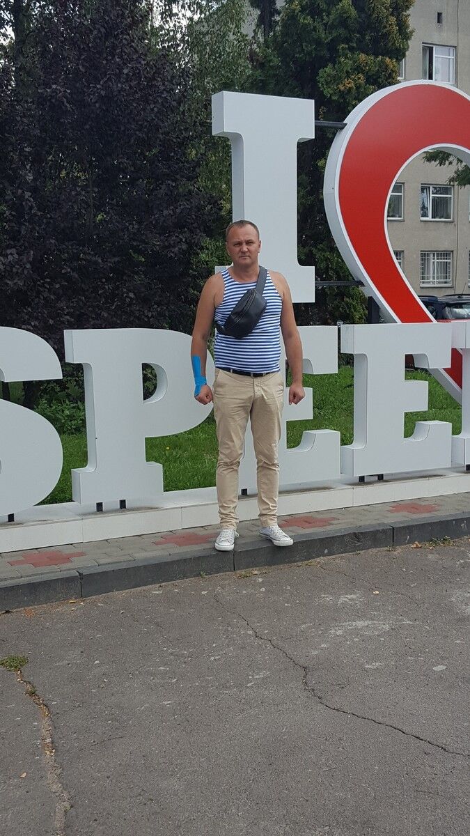  Jasien,   , 44 ,  