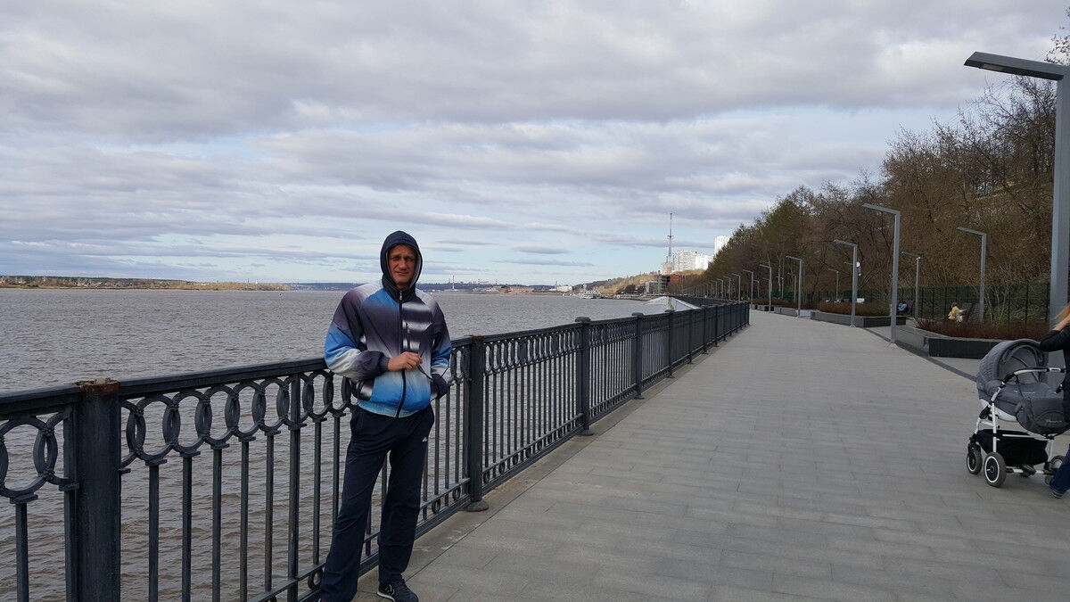  ,   Ruslan, 39 ,   ,   , c 