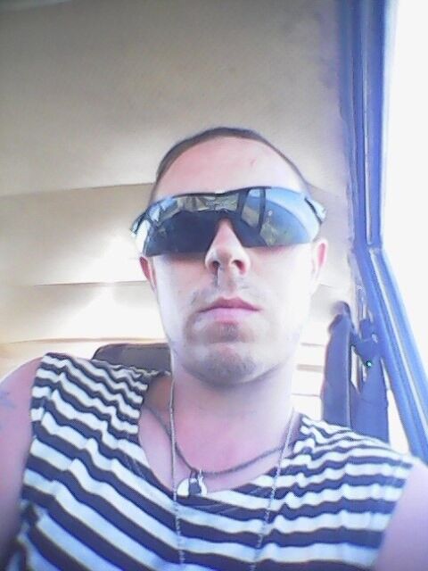  11905287  Andriy, 36 ,    