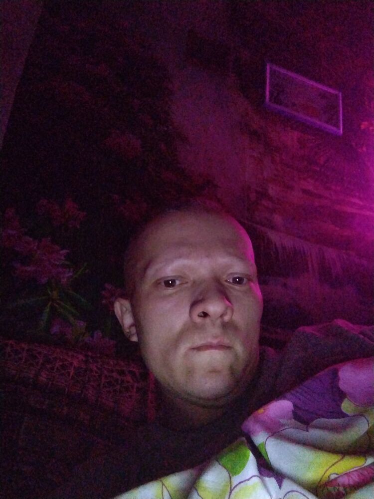  39454377  Vladimir, 39 ,    