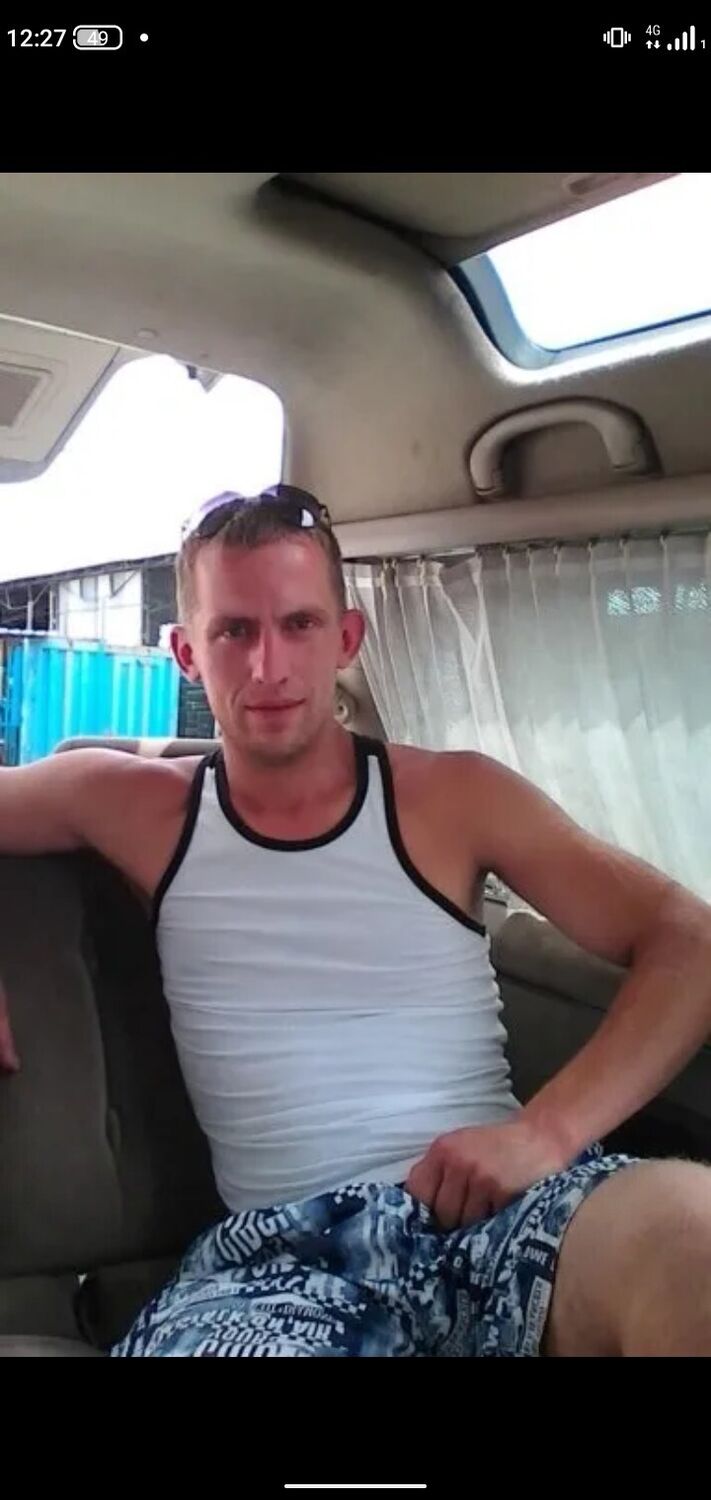  ,   Anton, 37 ,   ,   , c 