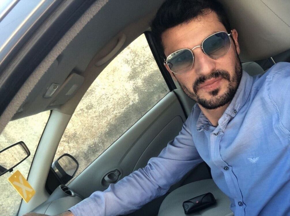  53448117  Tekin, 48 ,    