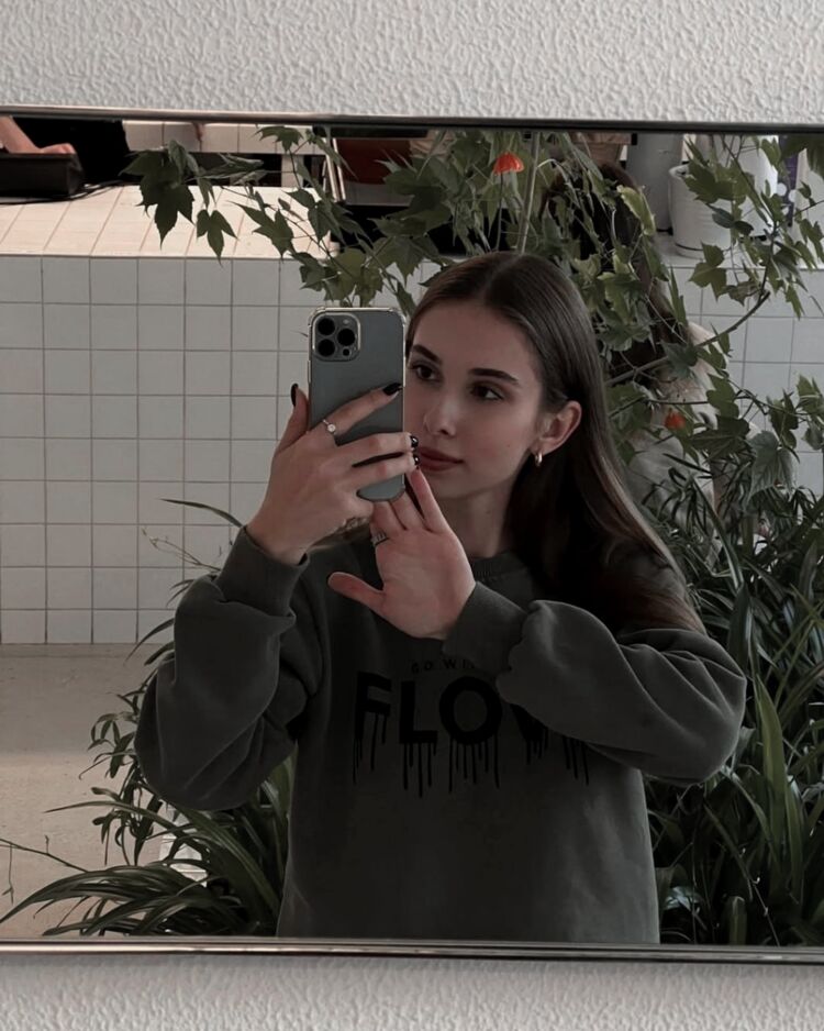  51069807  , 27 ,    