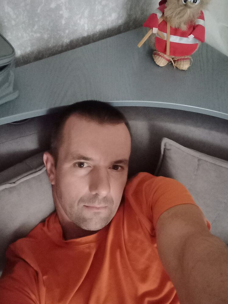  45229397  Igor, 43 ,    