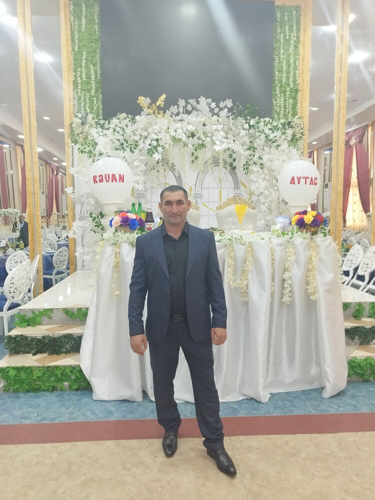  49359157  Mahir, 44 ,    