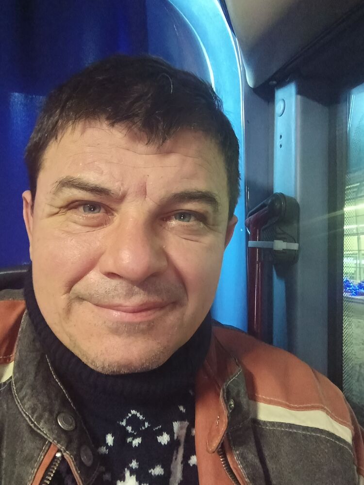  40739857  Andrey, 48 ,    