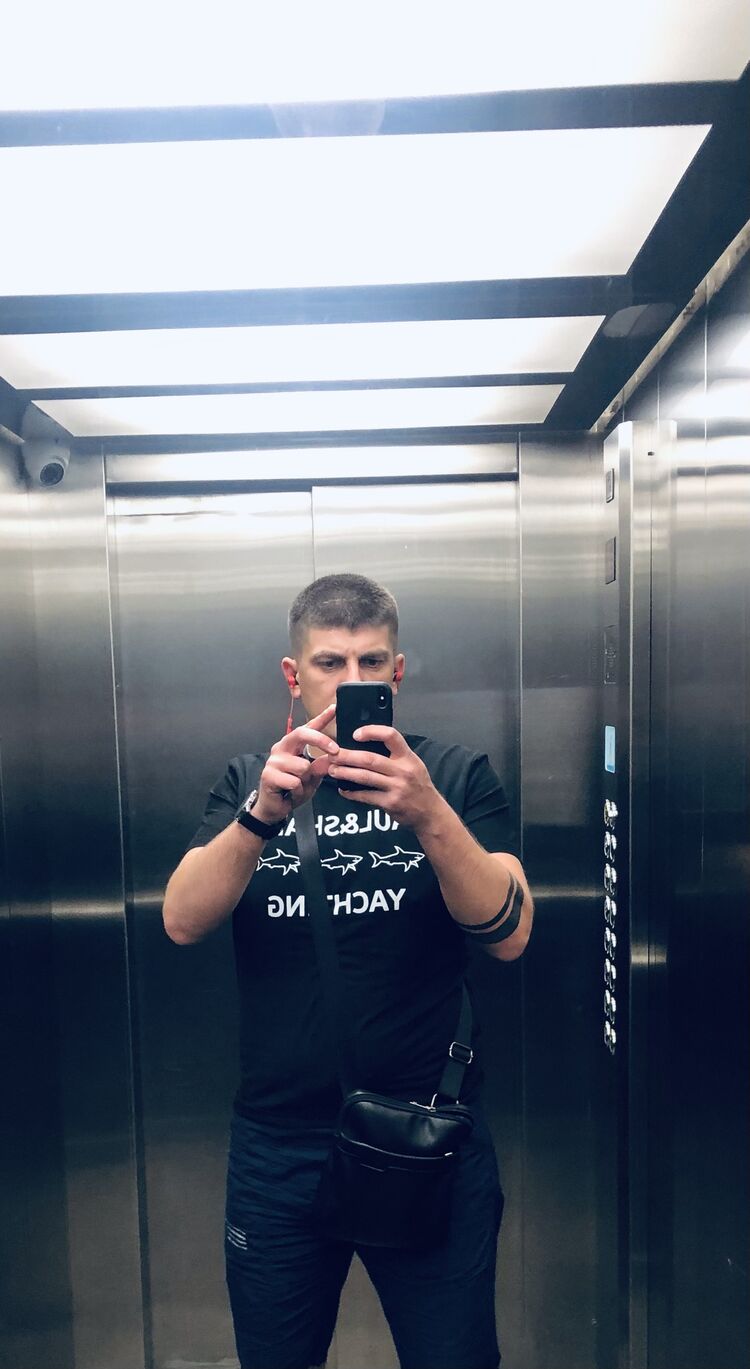  49703947  , 33 ,    