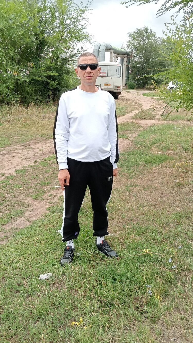  46207327  , 42 ,    