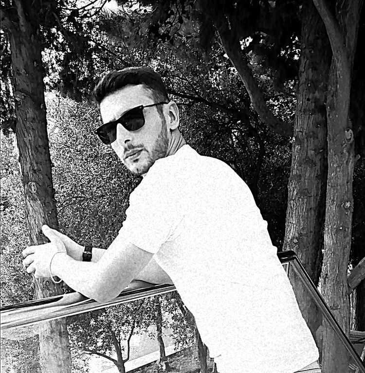  18022597  Nihat, 34 ,    