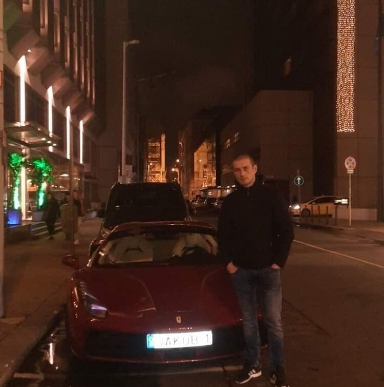  43156337  , 33 ,    Praha