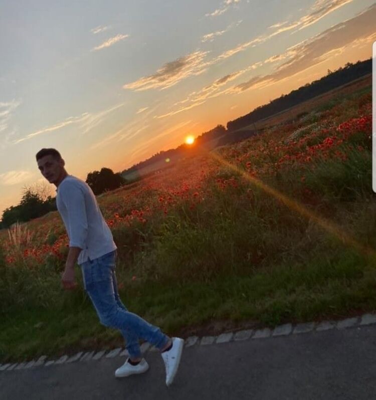  24352527  Ivan, 26 ,    Praha