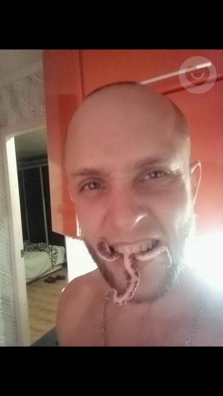  32568357  , 35 ,    