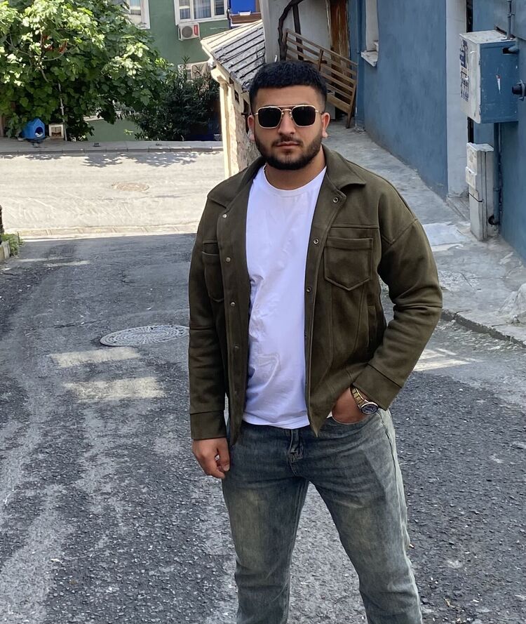  44788847  Ali, 26 ,    