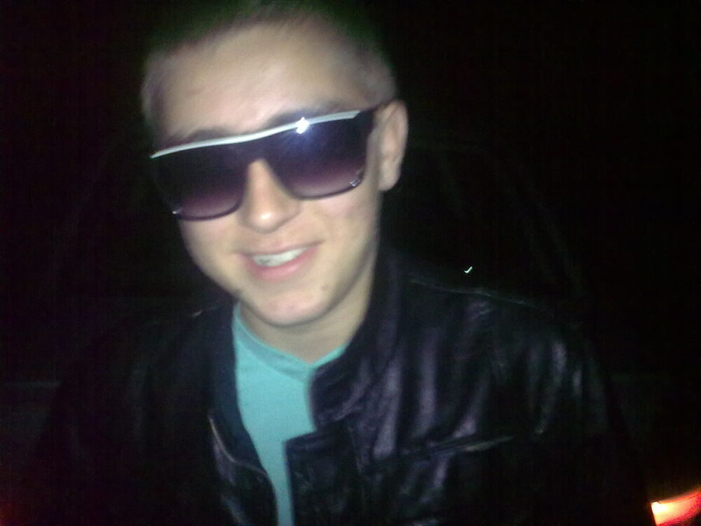  11017057  Vadim, 35 ,    