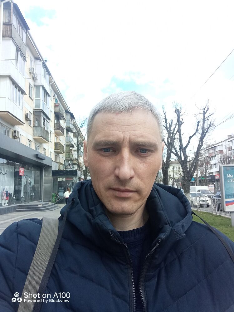  52014297  Ivan, 40 ,    