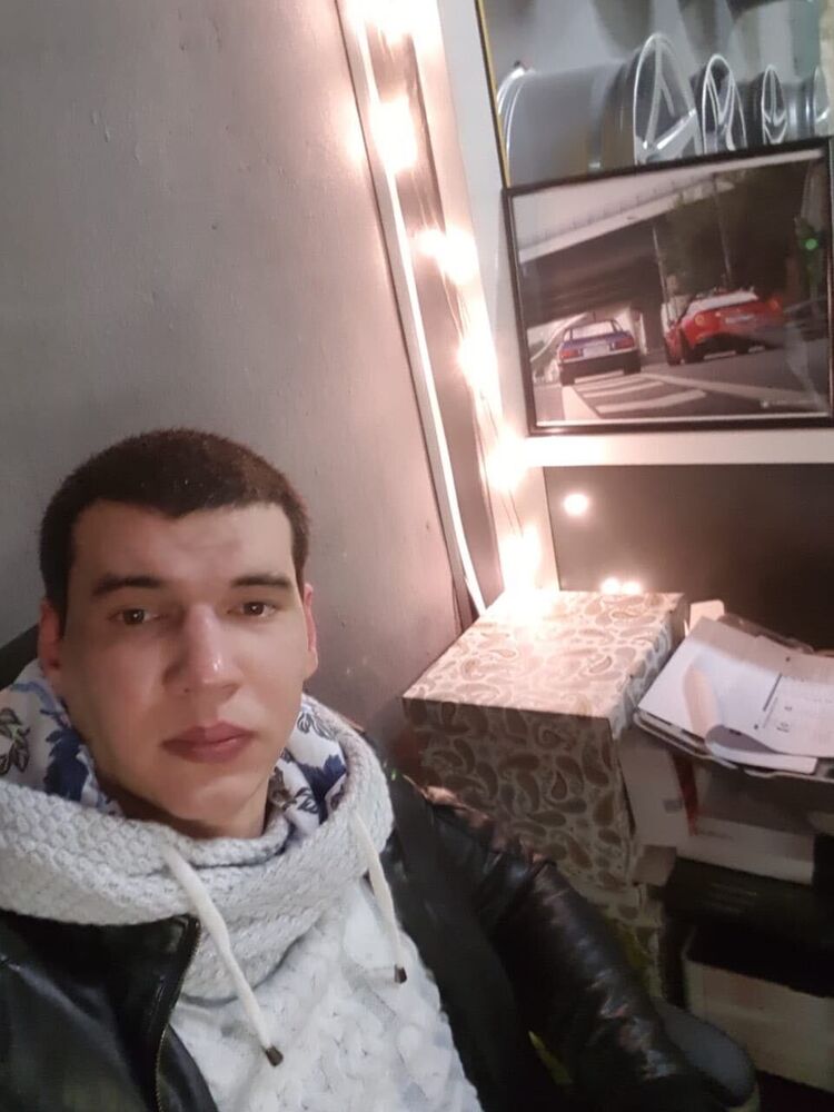  ,   Ruslan, 35 ,   ,   , c 