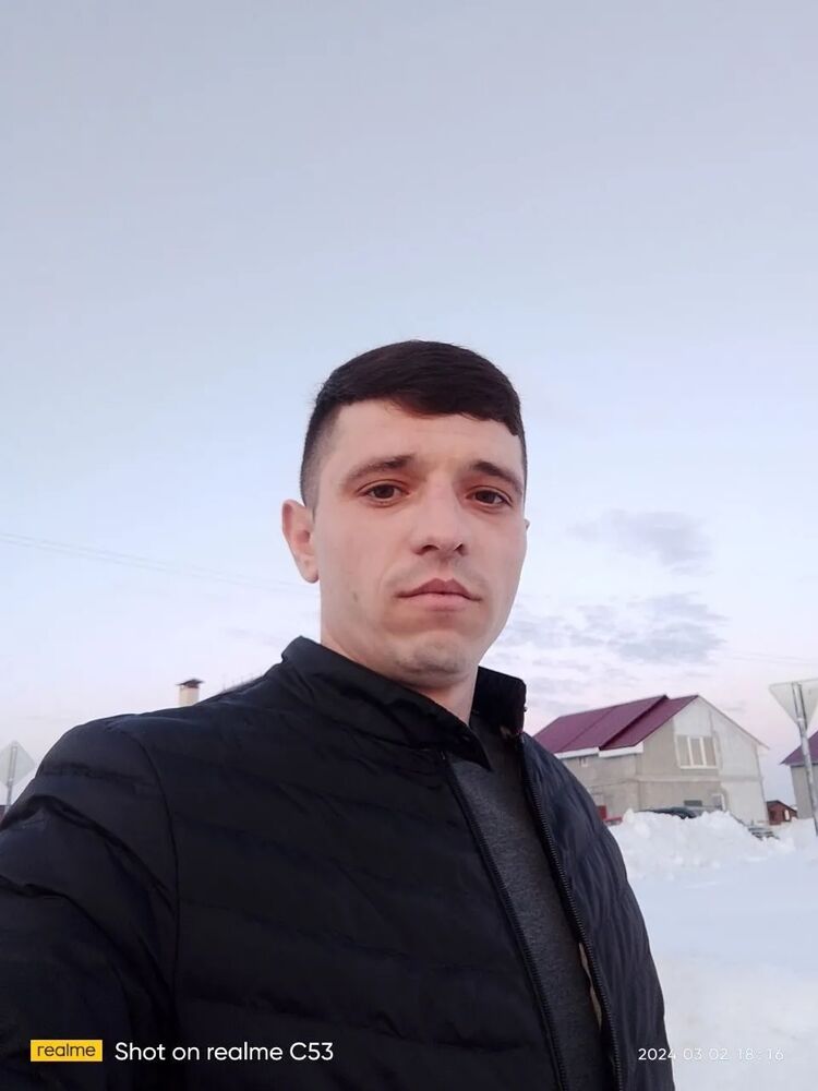  ,   Artiom, 25 ,   ,   , c , 