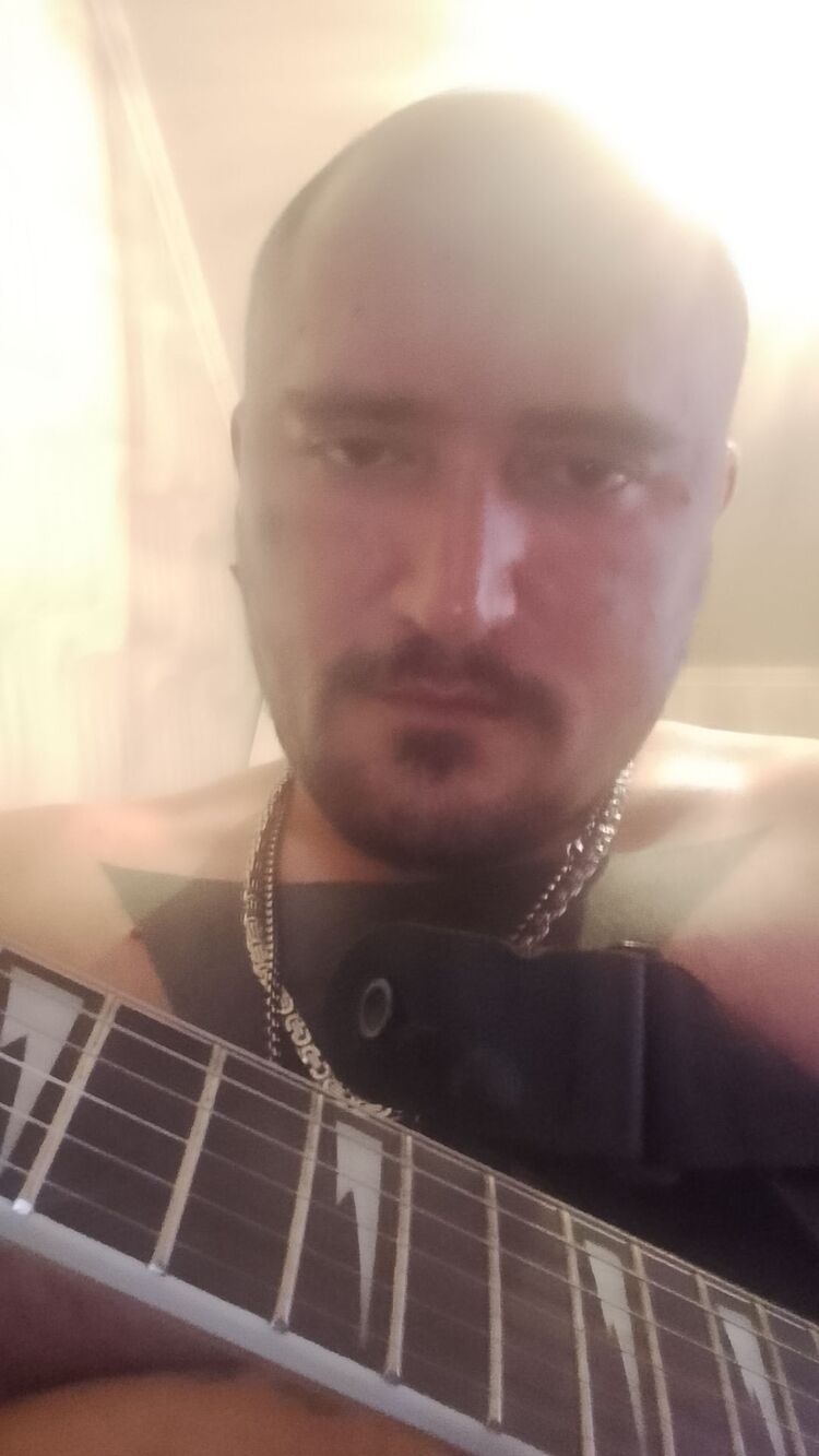  52778527  Ilya, 40 ,    --