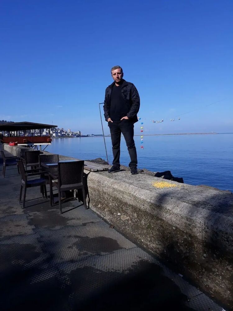  53312387  Adil, 47 ,    