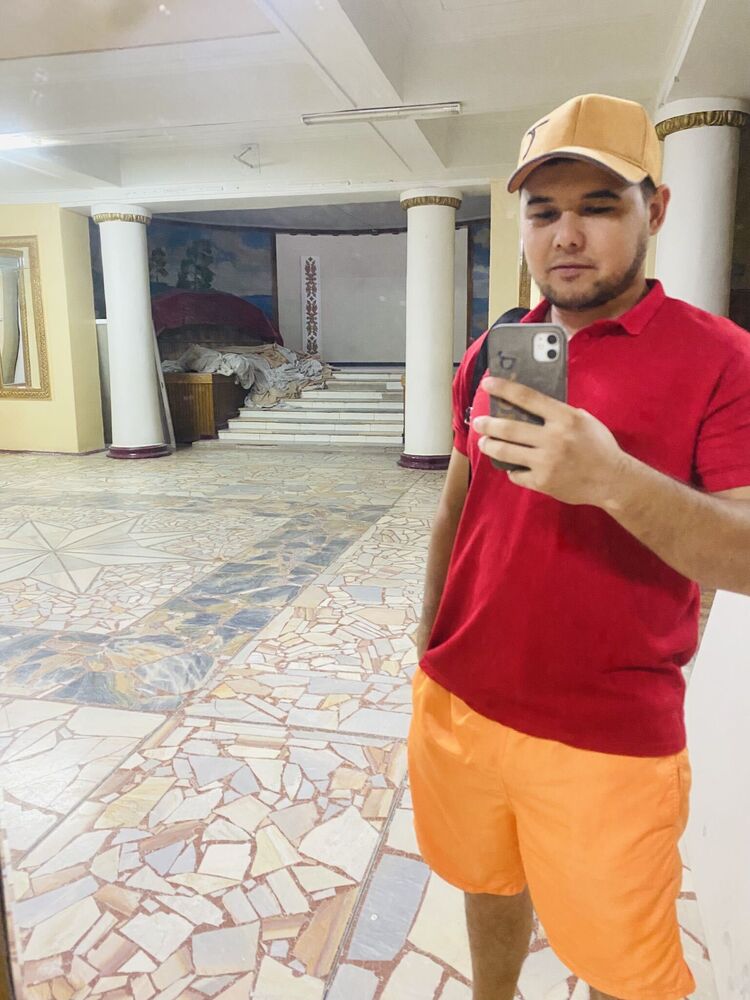  52911697  Ali, 27 ,    