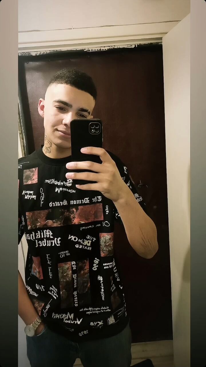  37167517  Kostik, 24 ,    