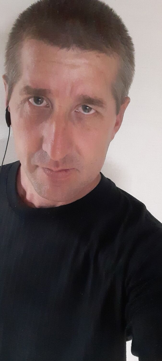  48155837  Viktor, 41 ,     