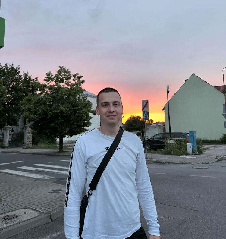  ,   Ilya, 20 ,     , c 