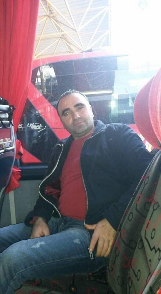  42401727  Mehmet, 44 ,    
