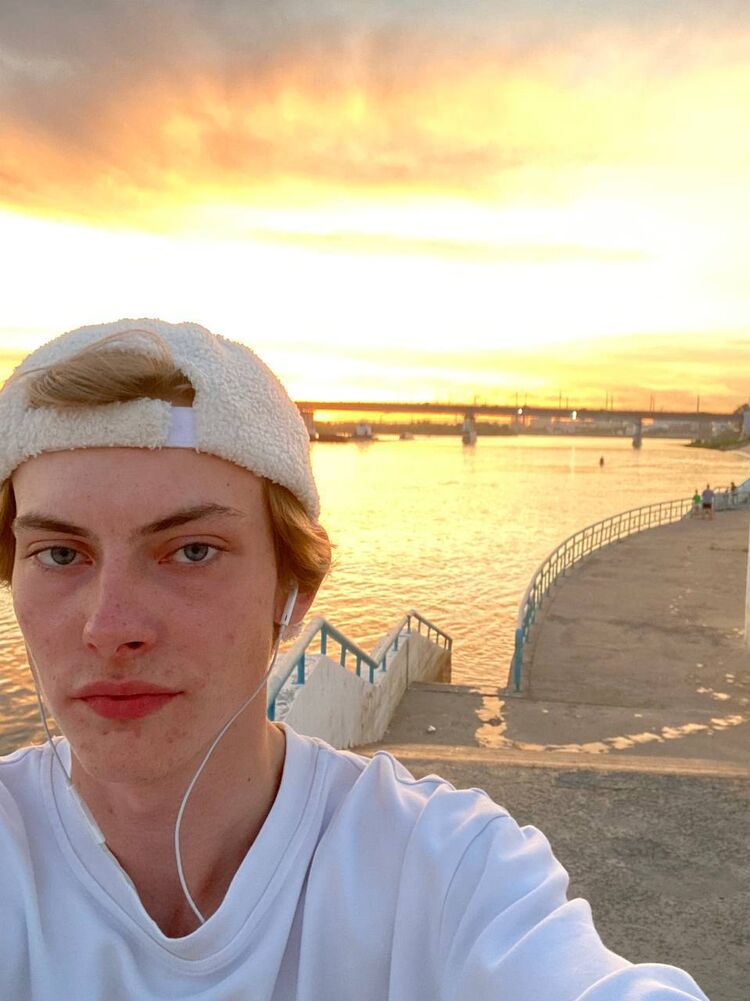  54642277  , 21 ,    -