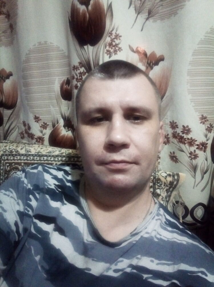  31872207  Artem, 40 ,    