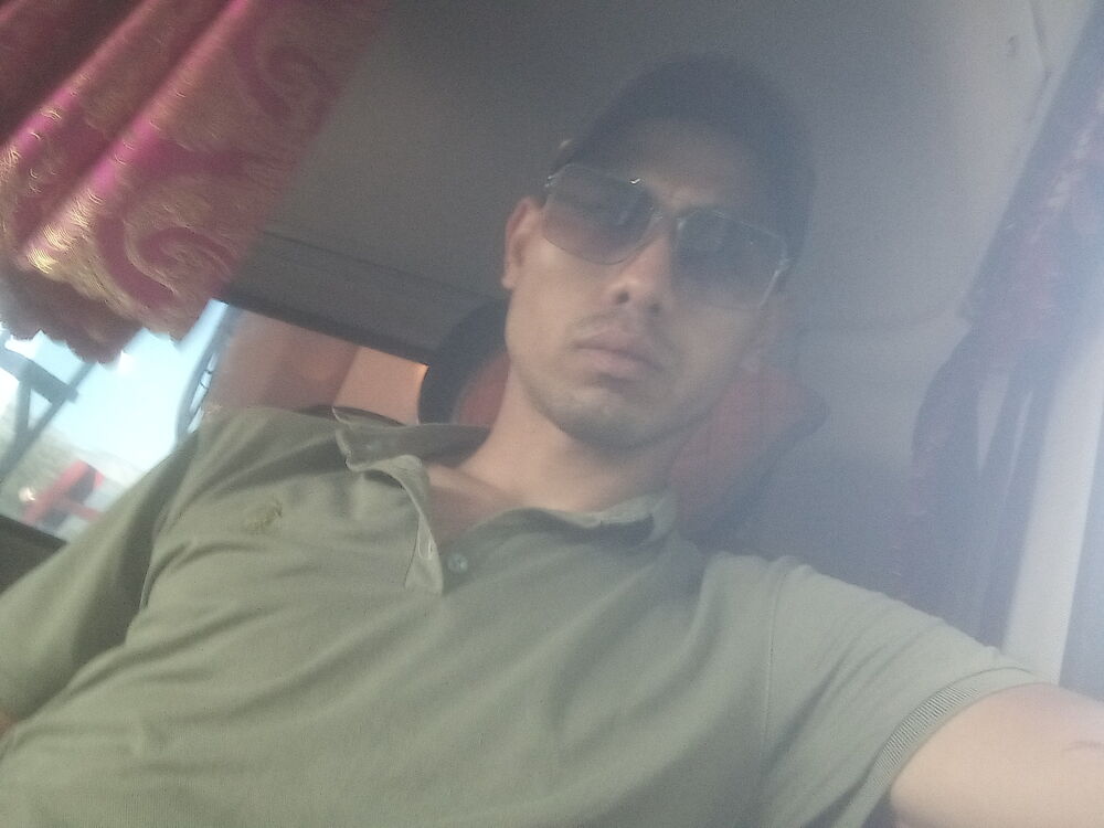  ,   Adik, 27 ,   