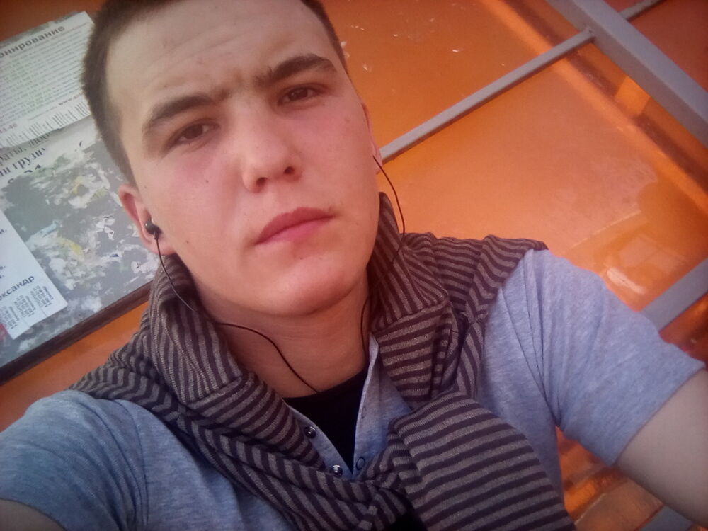  9701137  Ilya, 28 ,    