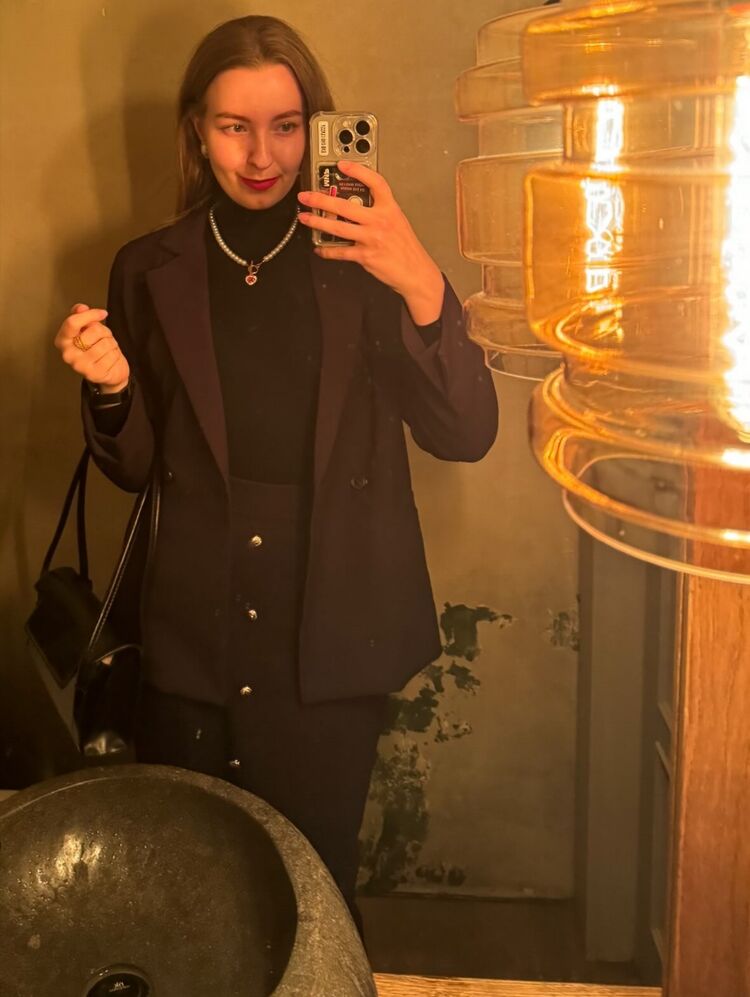  51829727  , 24 ,    --