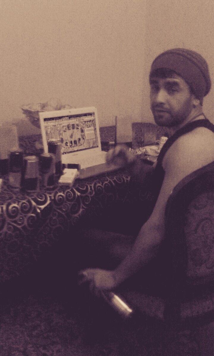  4075587  Vedad, 35 ,    