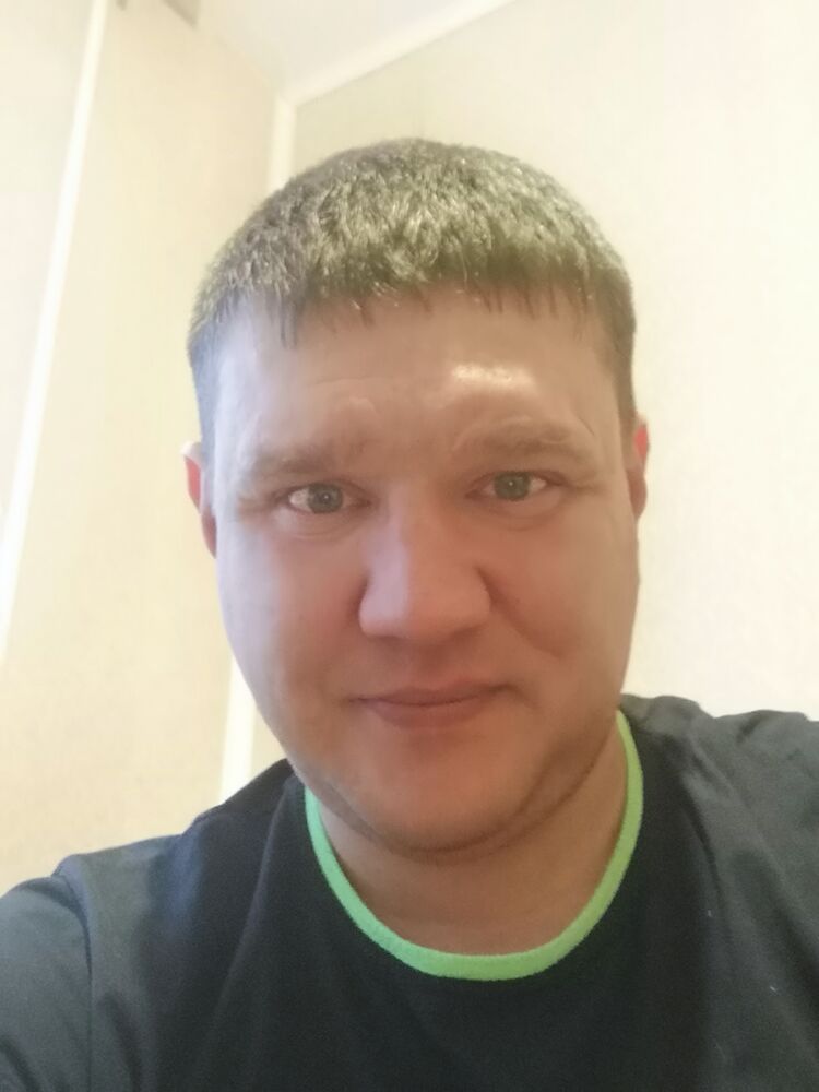  33736457  Pavel, 41 ,     