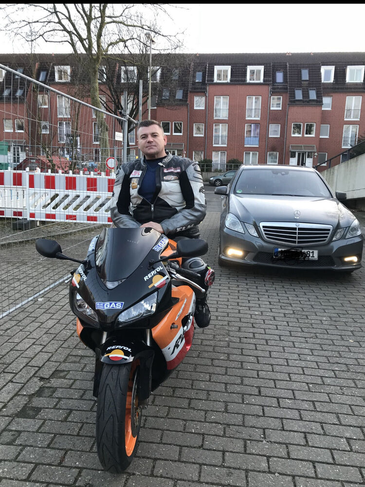  ,   Andrej, 43 ,   ,   