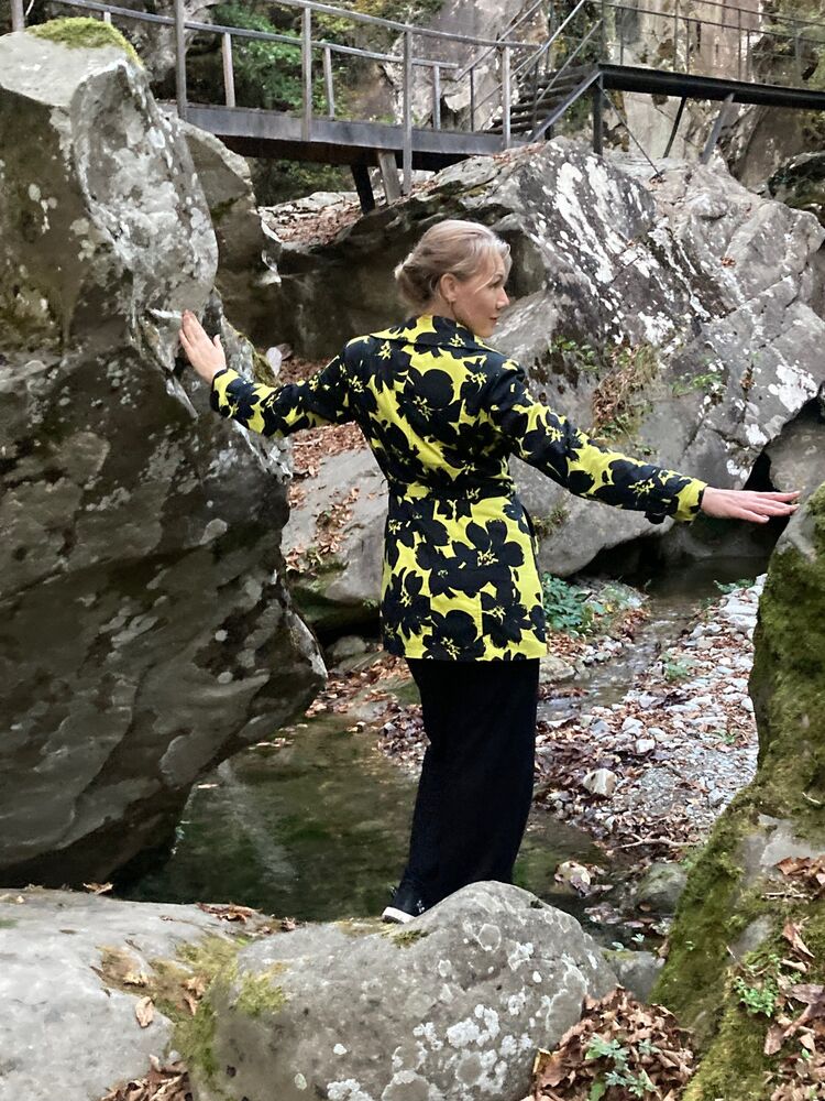  39152257  Mari, 42 ,    