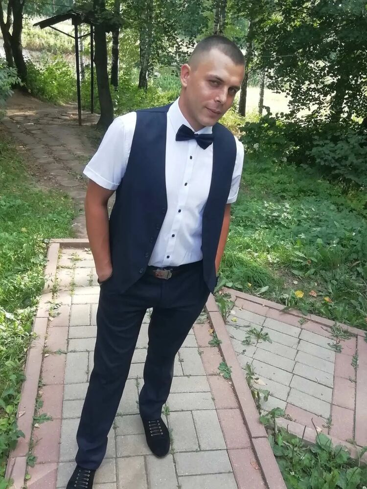  31259167  Denis, 34 ,    