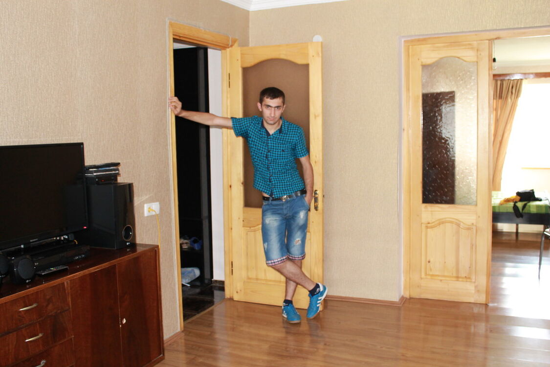  4406427  Giorgi, 37 ,    