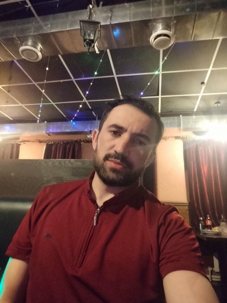  54458977  Arnold, 33 ,    