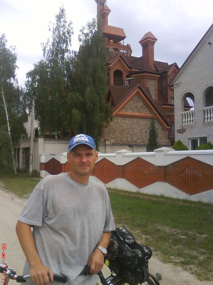  17428037  Pavel, 49 ,    