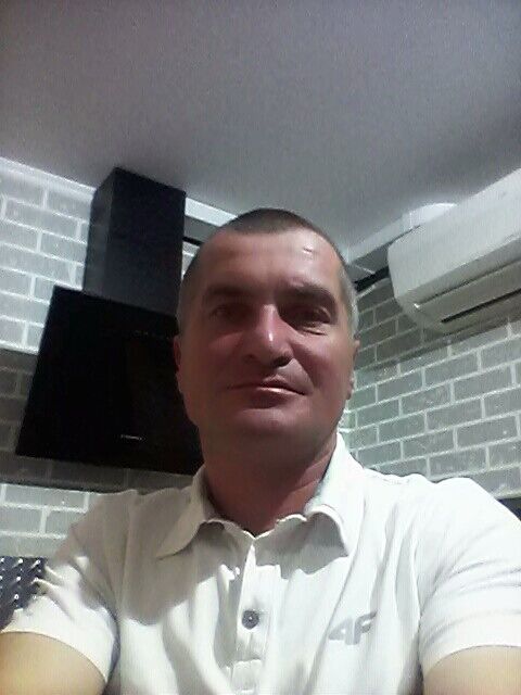  8294987  Marek, 57 ,    -