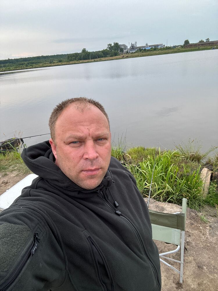  ,   Max, 42 ,   ,   
