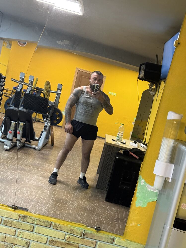  52793937  , 32 ,    