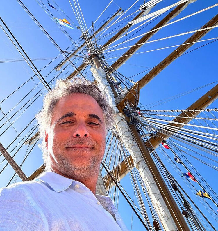  ,   Alexandre, 56 ,     , c 