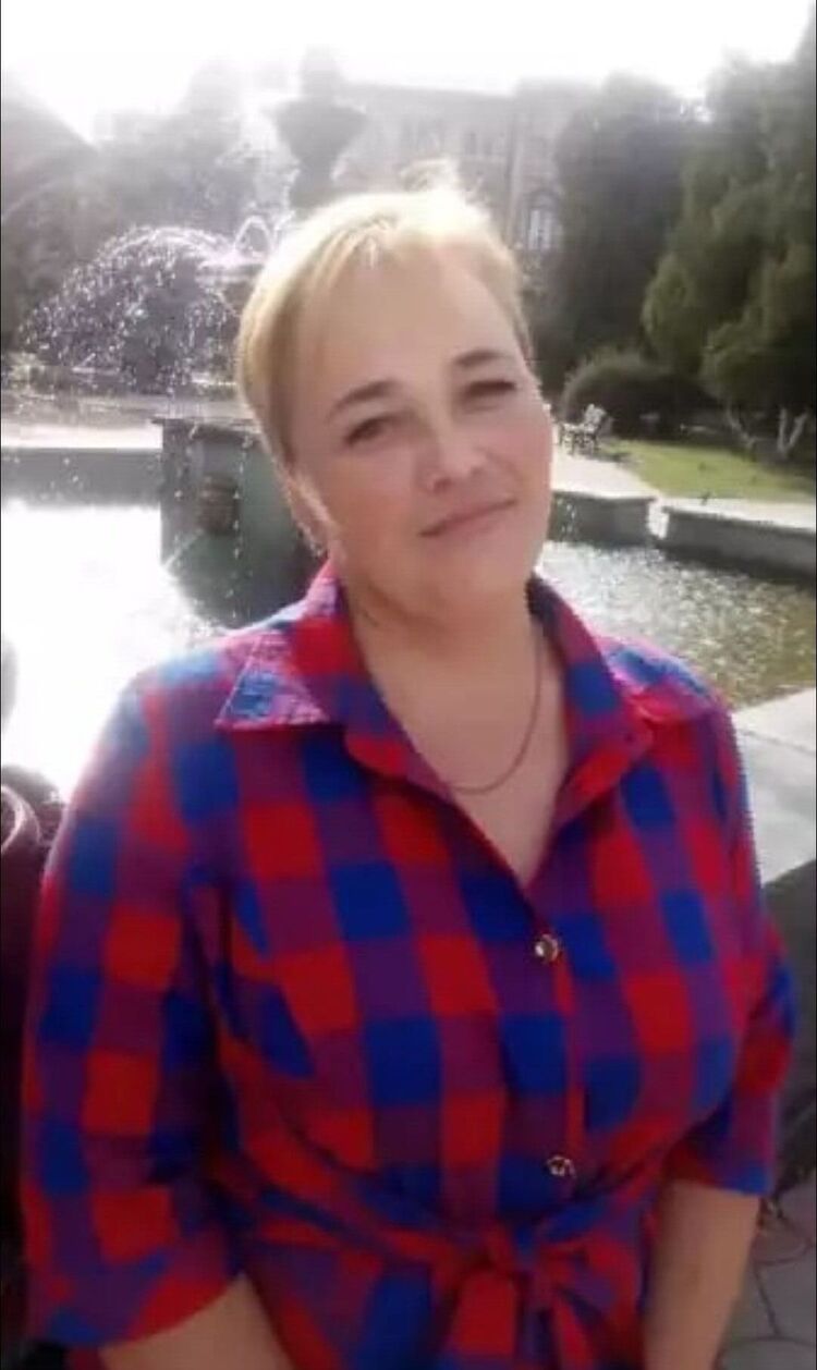  22863067  Lena, 40 ,    