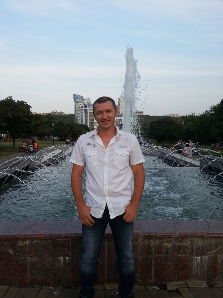  ,   Oleg, 43 ,   